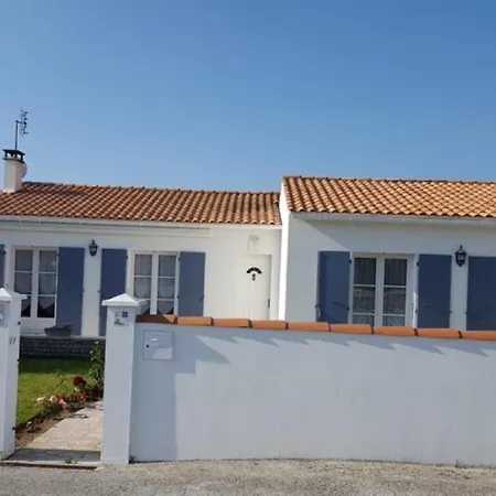 Maison Ile De Re Avec Piscine Chauffee Et Velos